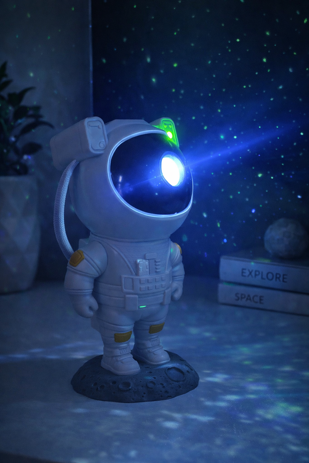 Proiector de Stele Astronaut – Lampa de Veghe cu Rotire 360°, Telecomandă și Efecte de Galaxie