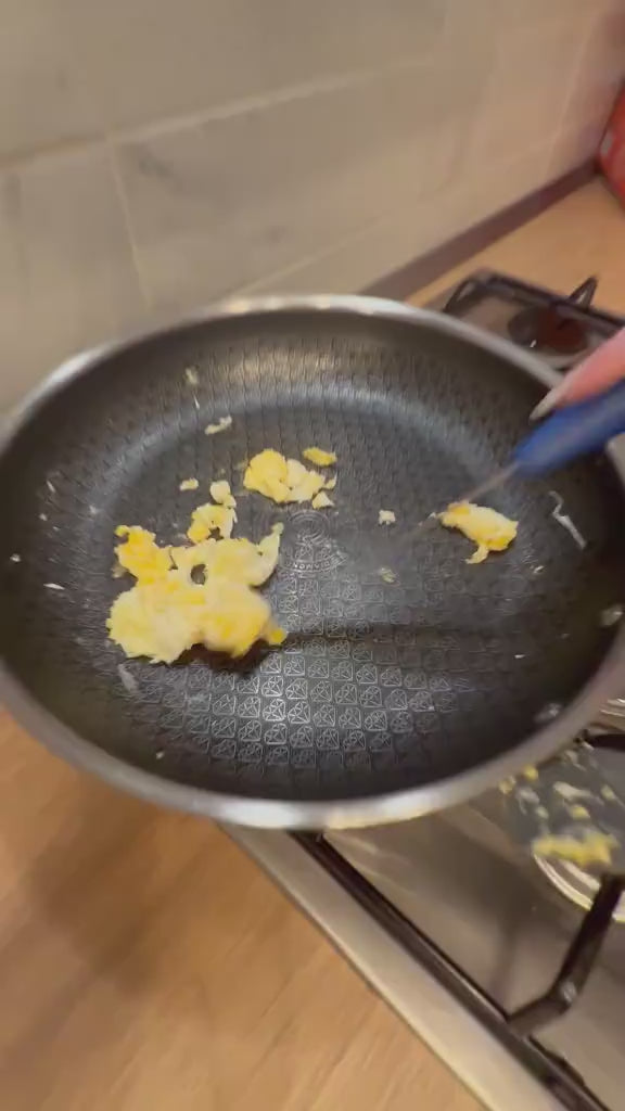 Tigaie Hibrid 30 cm ZÂNA CASEI, suprafață diamantată antiaderentă