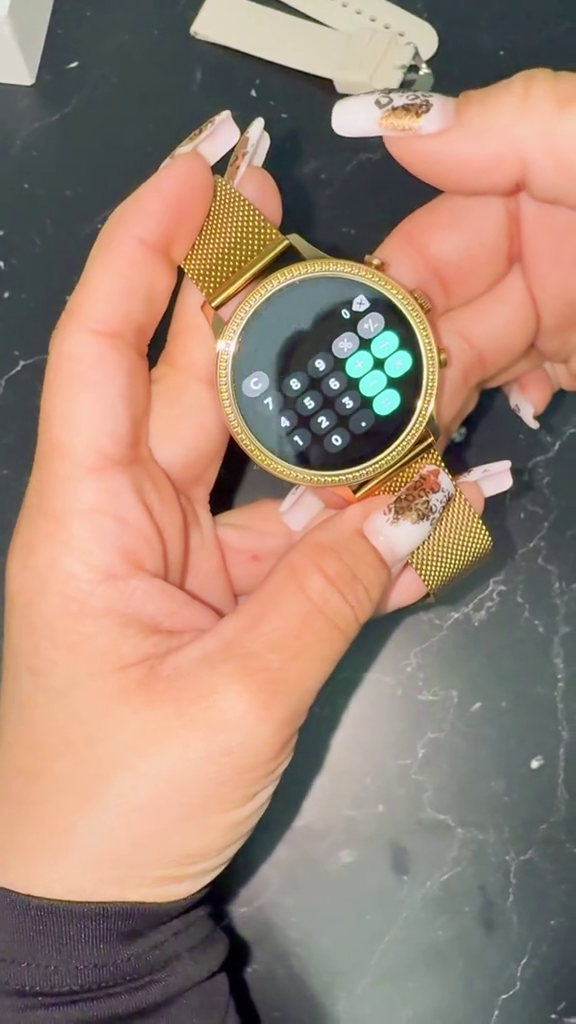Smartwatch Femei Sunshine Gold 2 Curele Metal+Silicon 1.39 Inch+ CADOU Set 4 Lavete Bambus